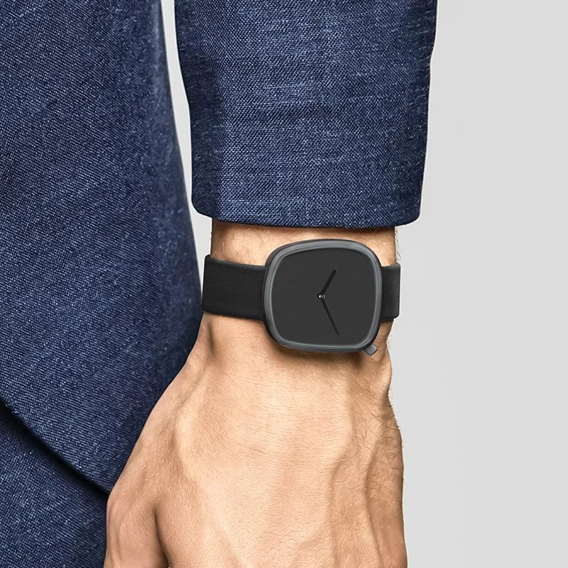 Trevor Tomi Minimalist