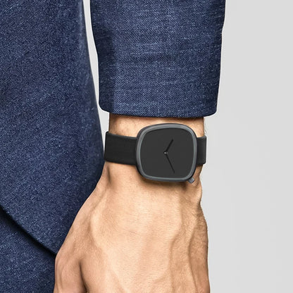 Trevor Tomi Minimalist